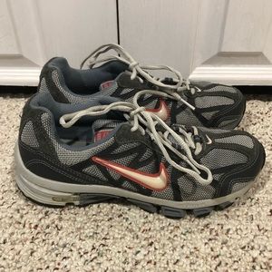 Nike women’s size 9 gray trail running shoes.